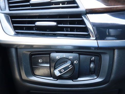 Used 2018 BMW X5 xDrive40e w/ Driving Assistance Package AWD/4WD image 29