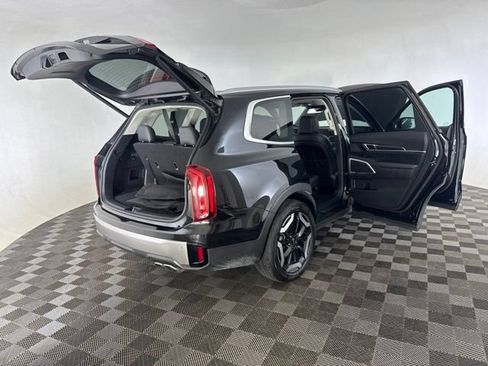 Certified 2025 Kia Telluride S FWD image 16