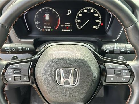Used 2025 Honda Pilot TrailSport image 13