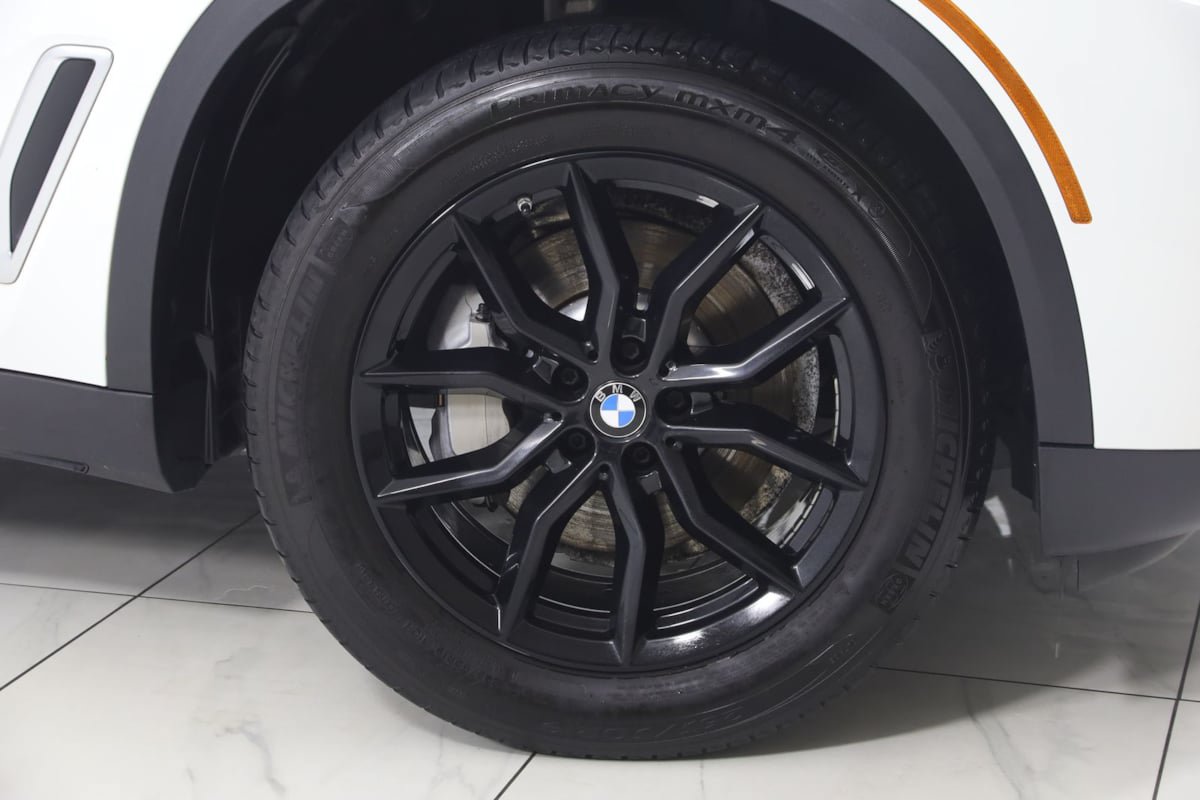 Used 2023 BMW X5 xDrive40i w/ Premium Package AWD/4WD image 14