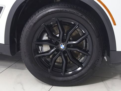 Used 2023 BMW X5 xDrive40i w/ Premium Package AWD/4WD image 14