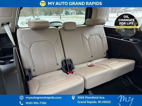 Used 2022 Ford Expedition Limited image 31