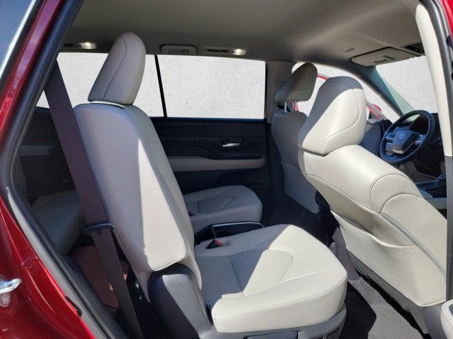 Used 2026 Toyota Grand Highlander FWD image 23
