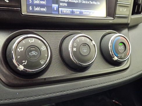 Used 2018 Toyota RAV4 LE w/ All Weather Liner Package AWD/4WD image 19