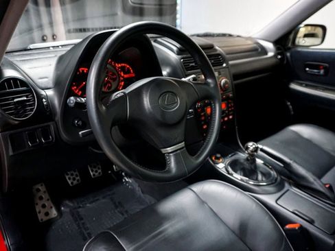 Used 2002 Lexus IS 300 image 9