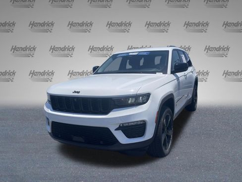 Used 2023 Jeep Grand Cherokee Limited w/ Luxury Tech Group II AWD/4WD image 4