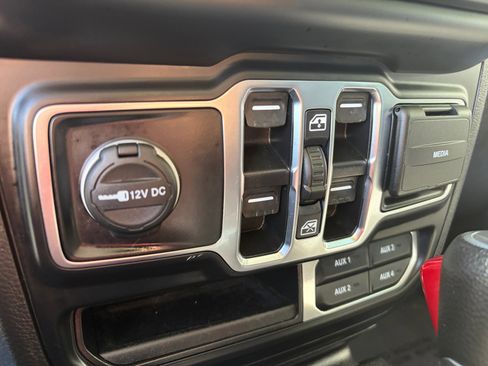 Used 2022 Jeep Gladiator Sport AWD/4WD image 31