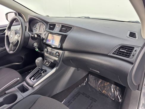 Used 2019 Nissan Sentra S image 13