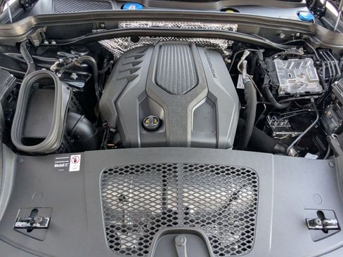 New 2026 Porsche Macan image 28