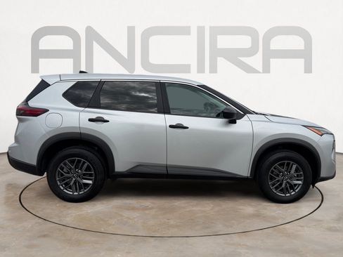 Used 2024 Nissan Rogue S FWD image 12
