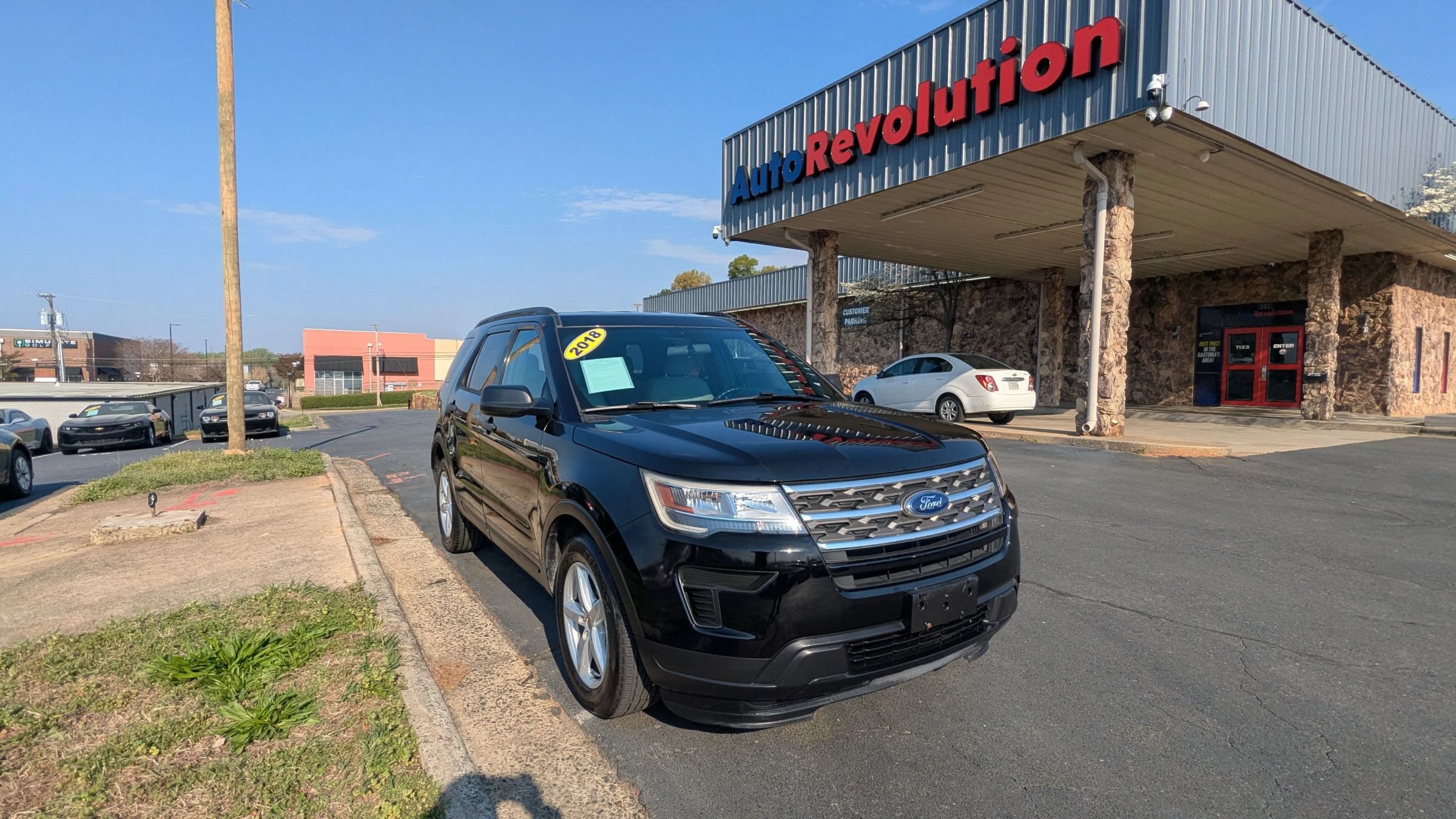 Used 2018 Ford Explorer FWD image 1