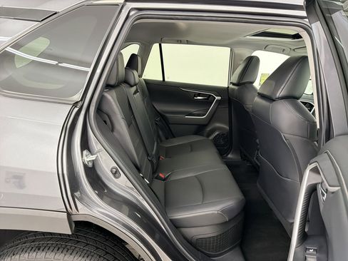 Used 2022 Toyota RAV4 Limited AWD/4WD image 29