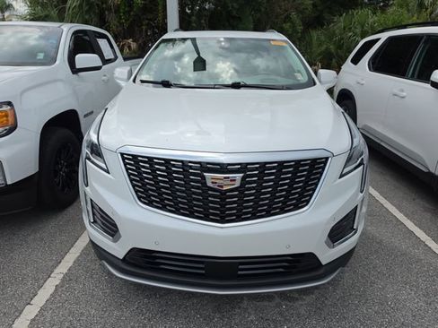 Used 2021 Cadillac XT5 Premium Luxury FWD image 2