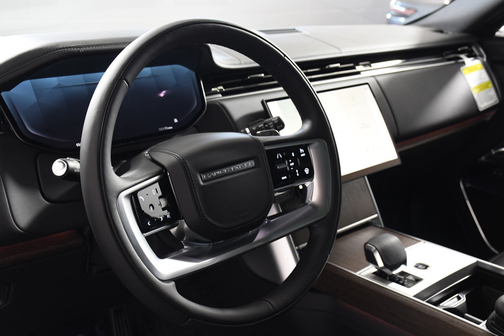 New 2026 Land Rover Range Rover Long Wheelbase SE AWD/4WD image 13