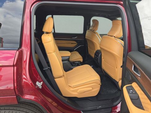 New 2025 Jeep Grand Cherokee L Summit w/ MOPAR Finishing Package AWD/4WD image 27