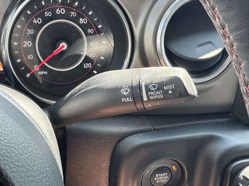 Used 2019 Jeep Wrangler Unlimited Rubicon w/ Cold Weather Group AWD/4WD image 12