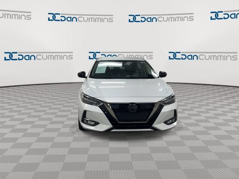 Used 2022 Nissan Sentra SR w/ Electronics Package FWD image 3
