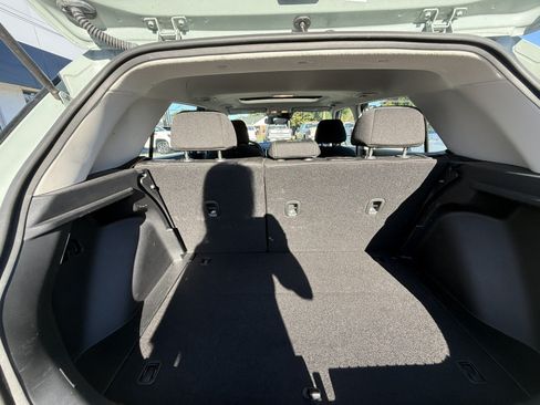 Used 2025 Hyundai Venue SEL FWD image 31