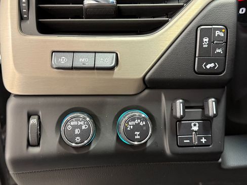 Used 2017 GMC Yukon Denali w/ Open Road Package image 25