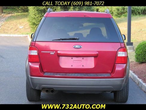 Used 2005 Ford Freestyle SE image 17