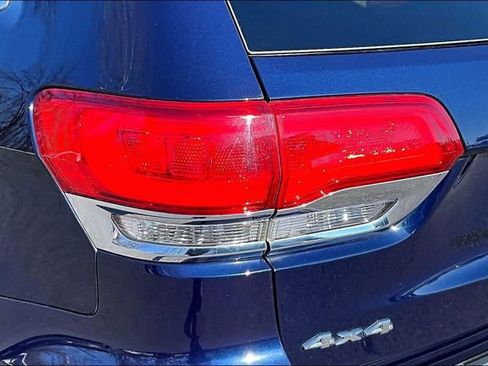 Used 2018 Jeep Grand Cherokee Overland image 30