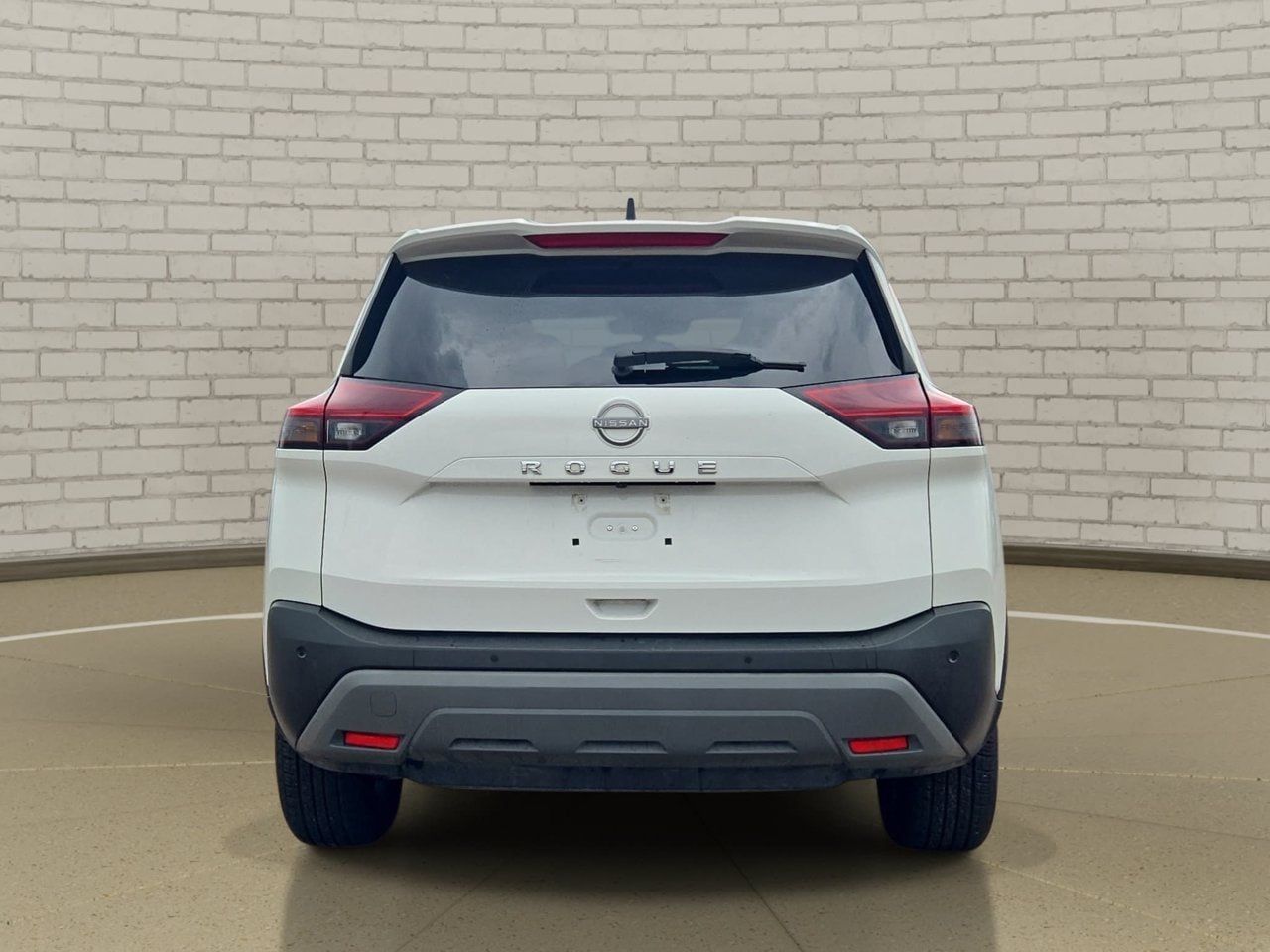 Used 2023 Nissan Rogue S FWD image 6
