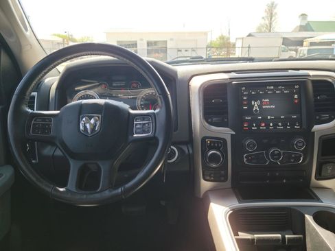 Used 2019 RAM 1500 Classic SLT w/ SLT Plus D←cor Group AWD/4WD image 10