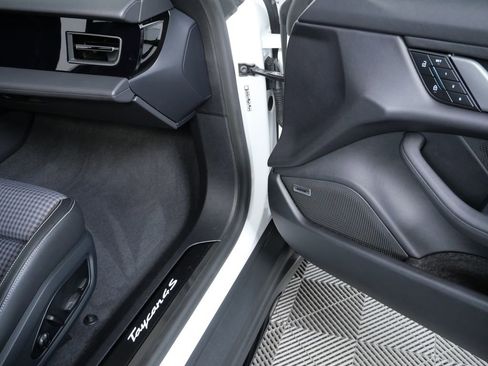 Certified 2025 Porsche Taycan 4S AWD/4WD image 22