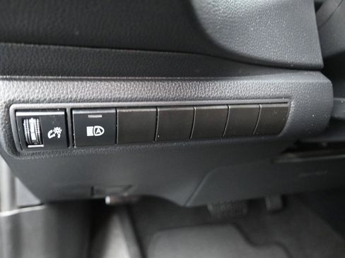 Used 2025 Toyota Corolla LE image 12