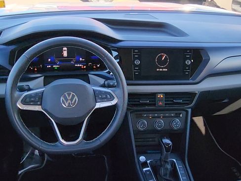 Used 2022 Volkswagen Taos SE w/ Panoramic Sunroof Package image 15
