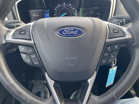 Used 2016 Ford Fusion SE w/ Equipment Group 202A AWD/4WD image 18