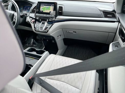 Used 2024 Honda Odyssey Elite image 25
