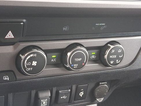 Used 2020 Toyota Tacoma TRD Off-Road AWD/4WD image 16