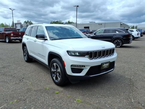 Used 2024 Jeep Grand Cherokee Limited 4xe AWD/4WD image 7
