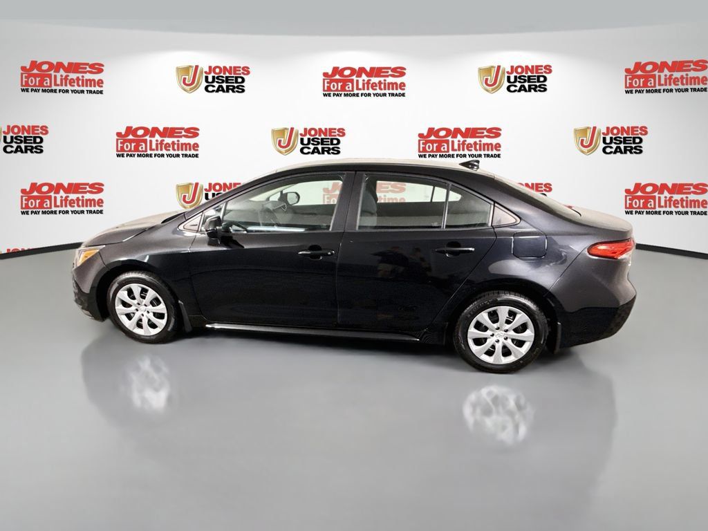 Used 2022 Toyota Corolla LE FWD image 12