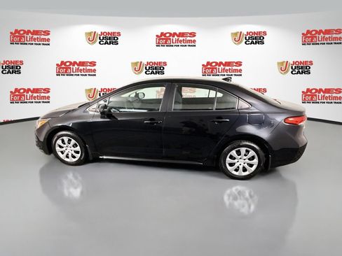 Used 2022 Toyota Corolla LE FWD image 12