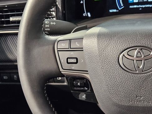 Certified 2025 Toyota Camry SE FWD image 27