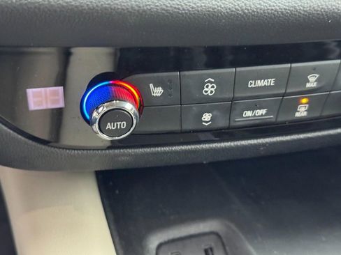 Used 2019 Buick Enclave Essence image 26