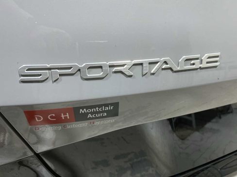 Used 2024 Kia Sportage SX AWD/4WD image 7