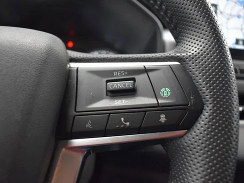 Used 2025 Mitsubishi Outlander SE image 22