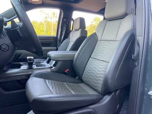 Used 2025 Chevrolet Silverado 1500 ZR2 w/ Technology Package image 28