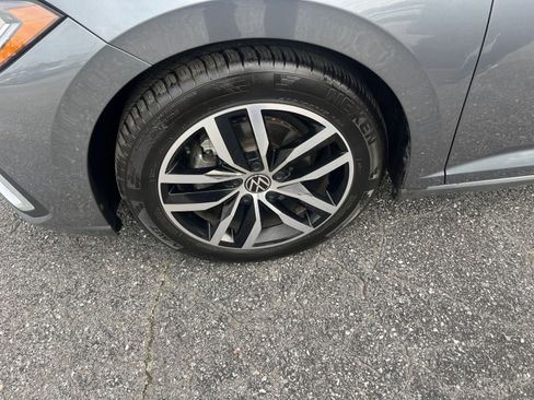 Used 2025 Volkswagen Jetta SE image 29