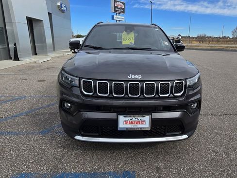 Used 2024 Jeep Compass Limited AWD/4WD image 3