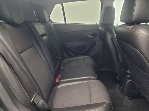 Used 2020 Chevrolet Trax LT w/ Driver Confidence Package FWD image 19