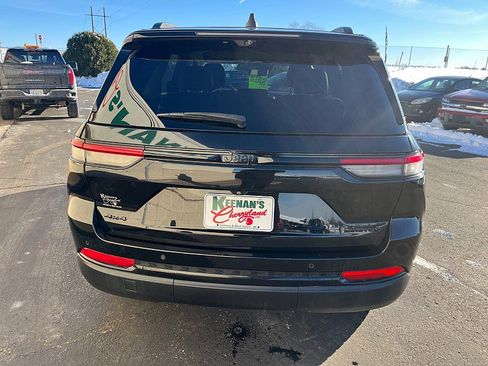 Used 2023 Jeep Grand Cherokee Limited w/ Luxury Tech Group II image 7