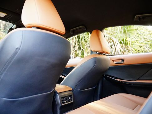 Used 2022 Lexus IS 300 300 image 33