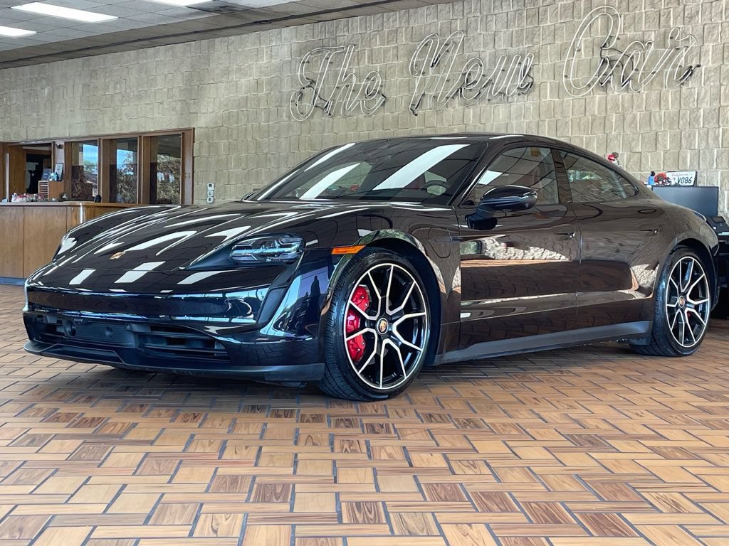 Used 2024 Porsche Taycan 4S w/ Technology Package (P6F) AWD/4WD image 4
