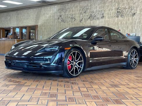 Used 2024 Porsche Taycan 4S w/ Technology Package (P6F) AWD/4WD image 4