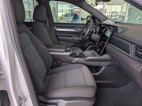 Used 2025 GMC Terrain Elevation AWD/4WD image 28