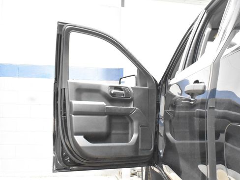 Used 2020 Chevrolet Silverado 1500 Custom w/ Custom Value Package image 8